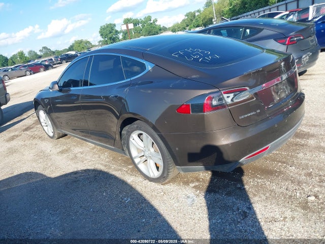 2015 TESLA MODEL S 5YJSA1H16FFP66673 Photo 2