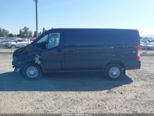 1FTYE2Y82NKA36083 Ford Transit-150
