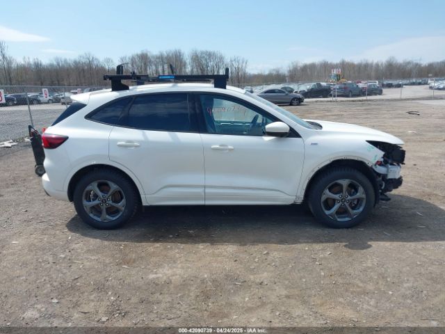 1FMCU9NZ0RUA27634 Ford Escape St-line Select