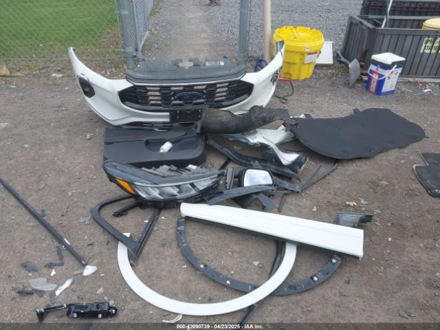 1FMCU9NZ0RUA27634 Ford Escape St-line Select