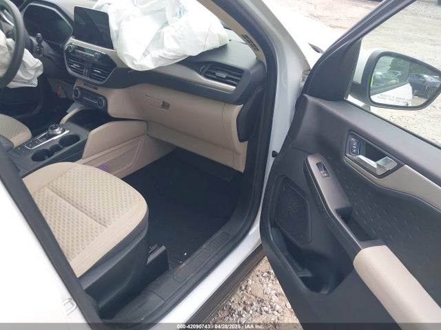 1FMCU0G61LUC46897 Ford ESCAPE SE