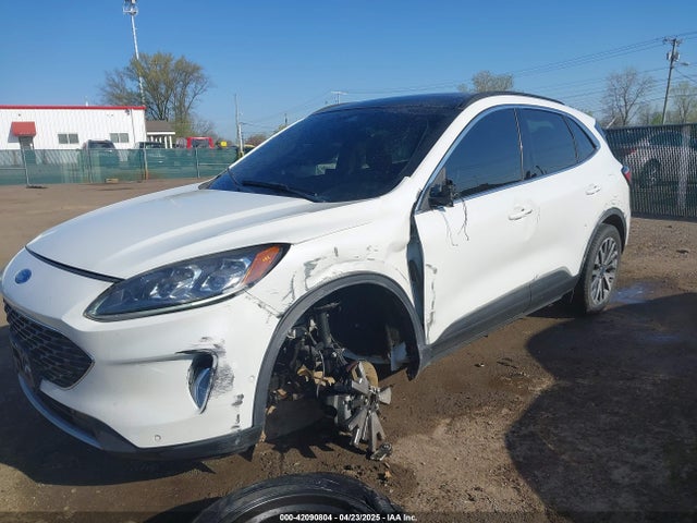1FMCU9J98LUB45539 Ford Escape Titanium