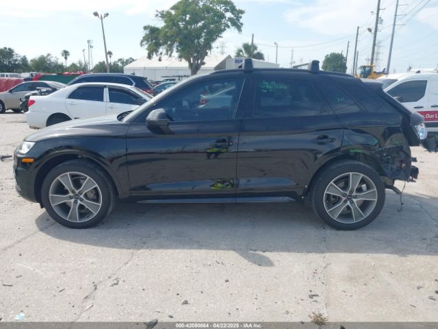 WA1CNAFY2K2018518 Audi Q5 45 Premium