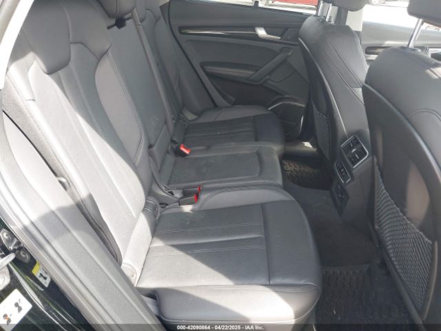 WA1CNAFY2K2018518 Audi Q5 45 Premium