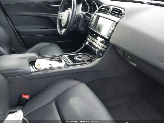 SAJAJ4FX7JCP23102 Jaguar Xe 25t Premium