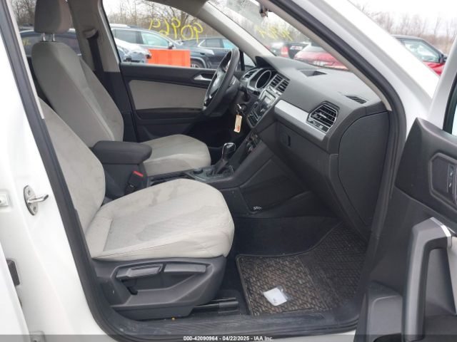 3VV0B7AX2KM070101 Volkswagen Tiguan 2.0t S