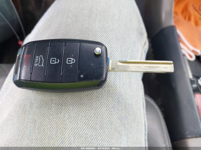 5XYPG4A37HG255017 KIA Sorento 2.4l Lx