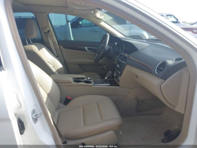 WDDGF8AB4ER303108 Mercedes-Benz C 300 Luxury 4matic/sport 4matic