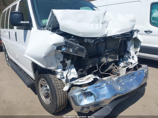 1GAWGFFGXH1343216 Chevrolet Express 2500 Lt
