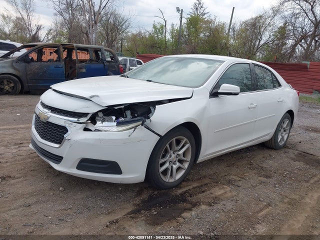 Chevrolet MALIBU 1LT 2015 1G11C5SL9FF130793 Image 2