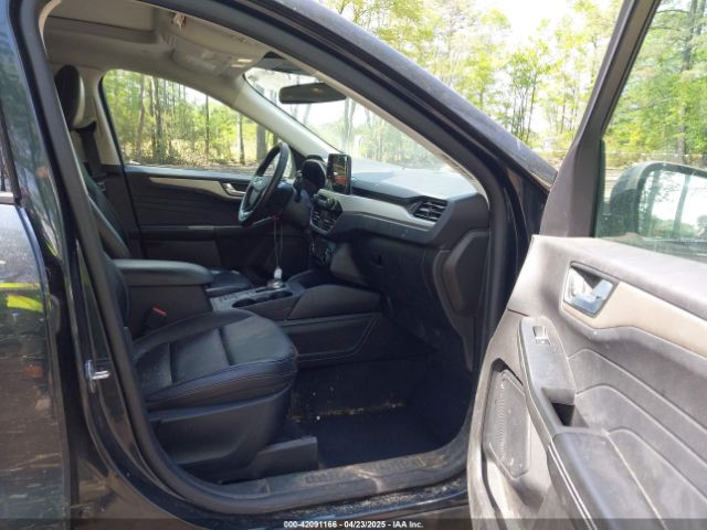 1FMCU0H60NUA07052 Ford ESCAPE SEL