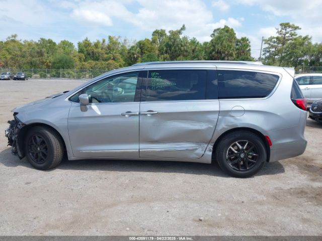 2C4RC1BG1LR268936 Chrysler Pacifica Touring L