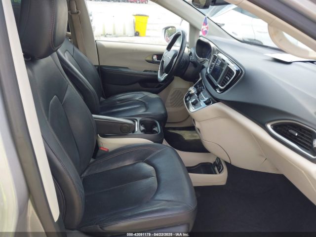 2C4RC1BG1LR268936 Chrysler Pacifica Touring L