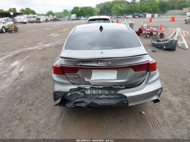 3KPF54AD6PE578979 KIA Forte Gt-line