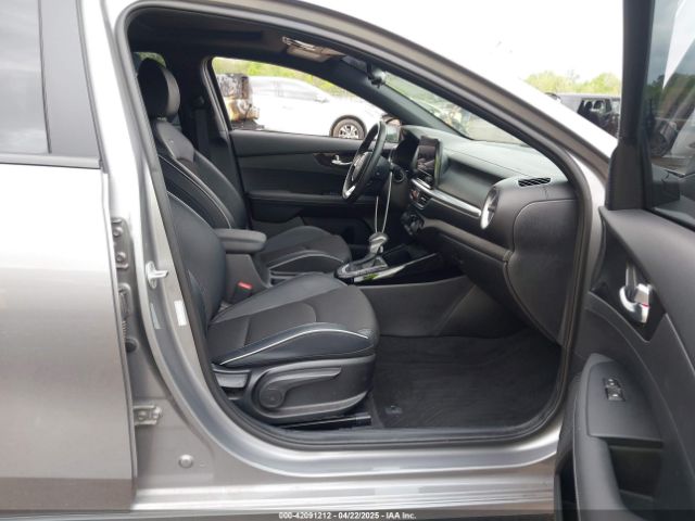 3KPF54AD6PE578979 KIA Forte Gt-line