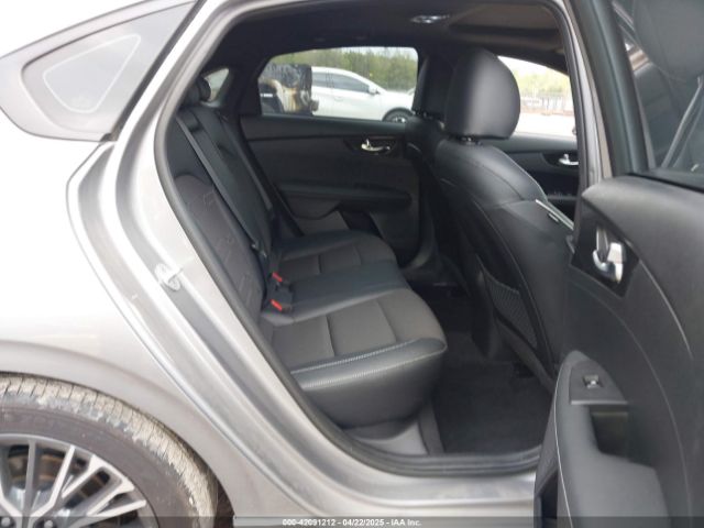 3KPF54AD6PE578979 KIA Forte Gt-line