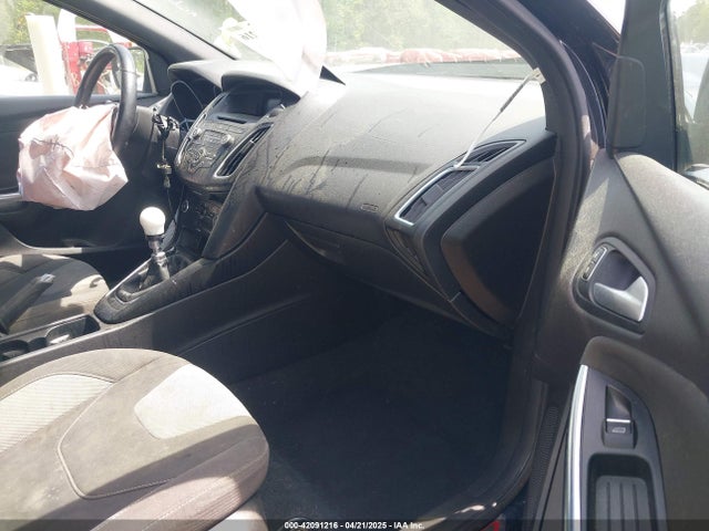 1FADP3L91GL328258 Ford FOCUS ST