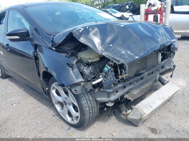 1FADP3L91GL328258 Ford FOCUS ST