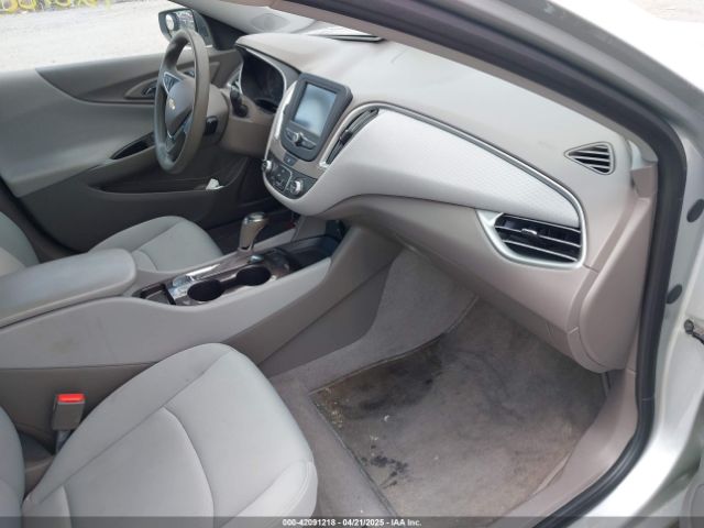 1G1ZC5ST4HF218690 Chevrolet Malibu 1fl