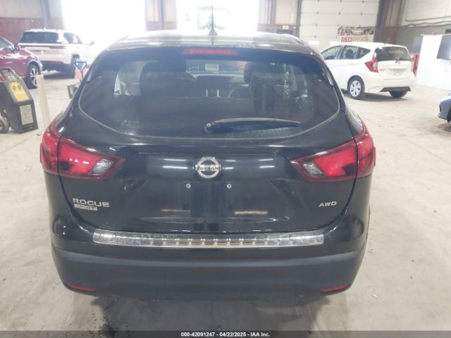 JN1BJ1CR8HW142453 Nissan Rogue Sport S