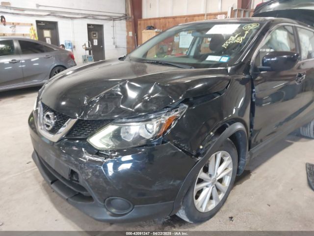 JN1BJ1CR8HW142453 Nissan Rogue Sport S