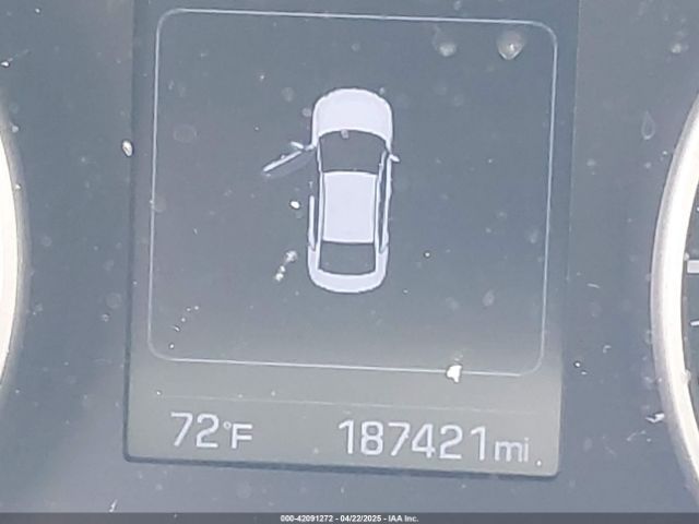 5NPD84LF3JH318796 Hyundai ELANTRA SEL