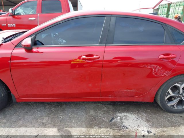 3KPF24AD8KE063452 KIA Forte Lxs