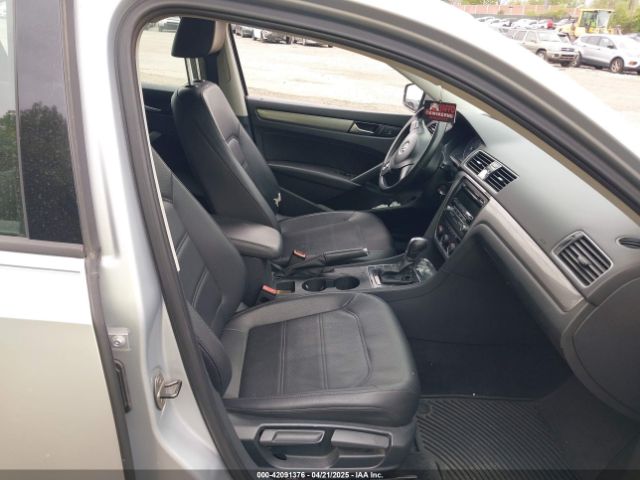 1VWAT7A32FC003645 Volkswagen Passat 1.8t Wolfsburg Edition