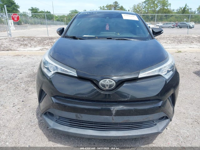 Toyota C-HR XLE 2018 NMTKHMBX0JR008423 Image 12