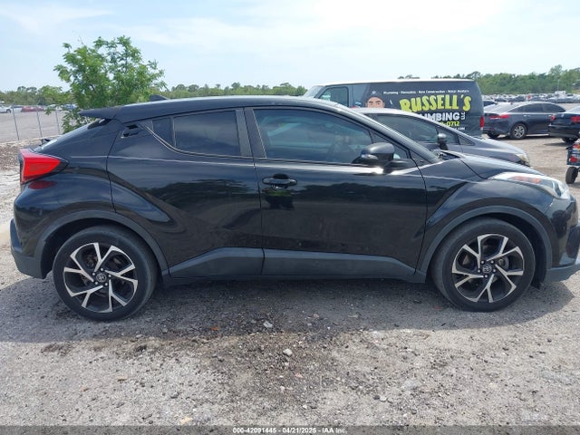 Toyota C-HR XLE 2018 NMTKHMBX0JR008423 Image 13