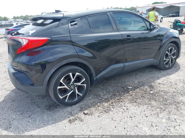 Toyota C-HR XLE 2018 NMTKHMBX0JR008423 Image 4
