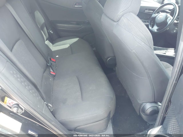 Toyota C-HR XLE 2018 NMTKHMBX0JR008423 Image 8