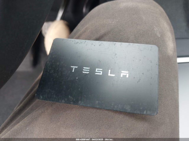 2024 TESLA MODEL Y 7SAYGDEE6RA271573 Photo 10