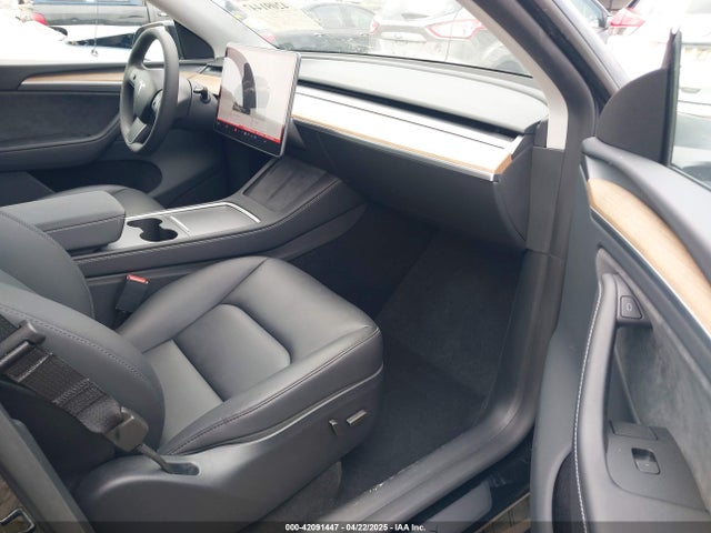 2024 TESLA MODEL Y 7SAYGDEE6RA271573 Photo 4