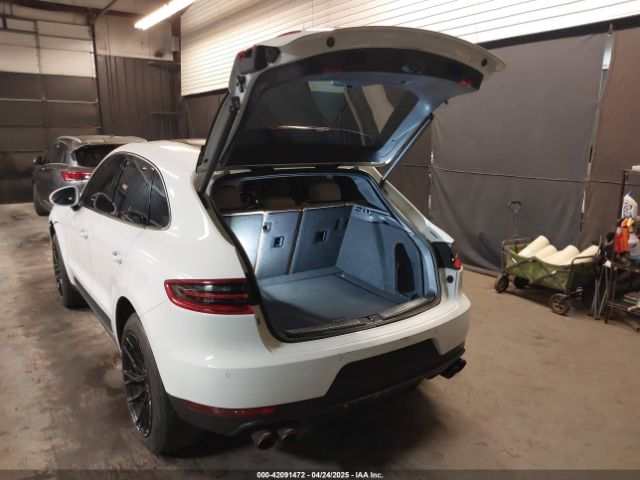 2018 PORSCHE MACAN WP1AA2A53JLB21210 Photo 2