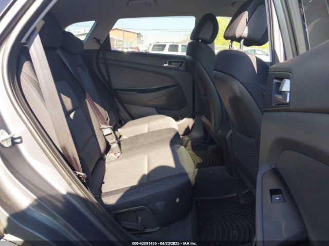 KM8J33A22GU027907 Hyundai Tucson Sport