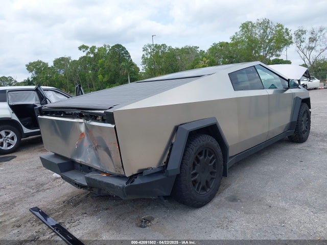 2024 TESLA CYBERTRUCK 7G2CEHED5RA001548 Photo 3