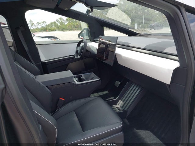 2024 TESLA CYBERTRUCK 7G2CEHED5RA001548 Photo 4