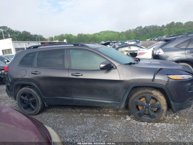 1C4PJLCB4JD513885 Jeep Cherokee Latitude Fwd