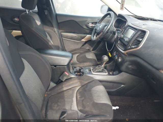 1C4PJLCB4JD513885 Jeep Cherokee Latitude Fwd