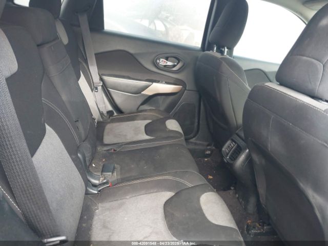 1C4PJLCB4JD513885 Jeep Cherokee Latitude Fwd