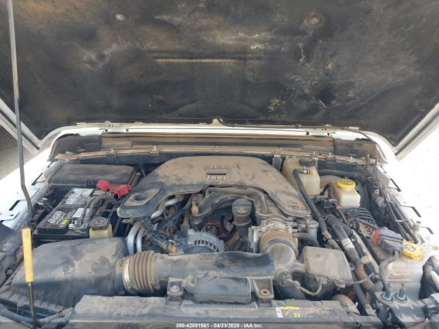 1C4HJXDG8JW127299 Jeep Wrangler Unlimited Sport S 4x4