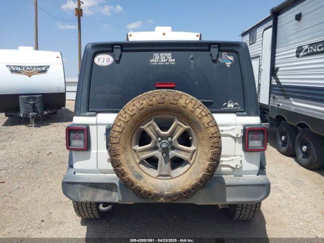 1C4HJXDG8JW127299 Jeep Wrangler Unlimited Sport S 4x4