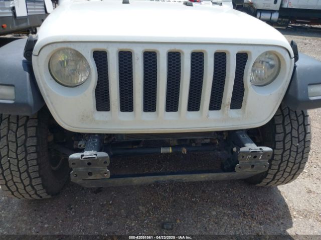 1C4HJXDG8JW127299 Jeep Wrangler Unlimited Sport S 4x4