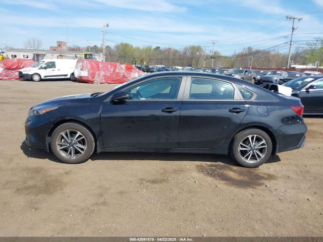 3KPF24AD6NE474949 KIA Forte Lxs