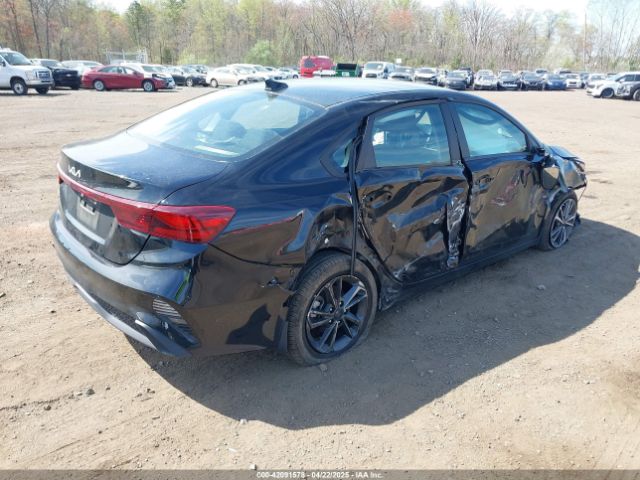 3KPF24AD6NE474949 KIA Forte Lxs