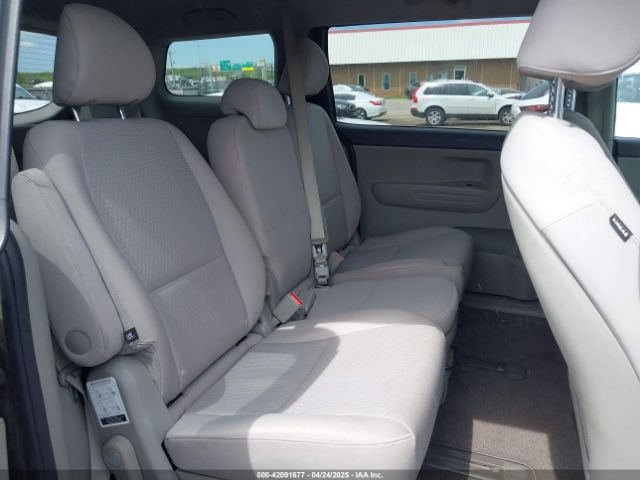 KNDMB5C10H6229106 KIA SEDONA LX
