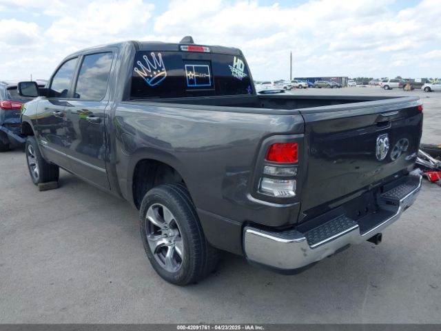 2022 RAM 1500 1C6SRFFT8NN137742 Photo 2