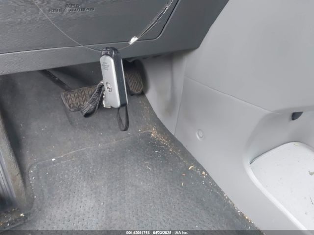 5TDYZ3DC4HS847398 Toyota Sienna Xle 8 Passenger