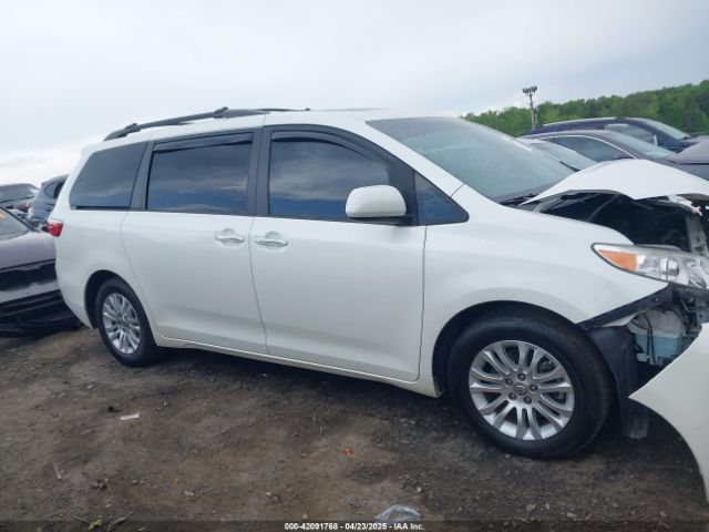 5TDYZ3DC4HS847398 Toyota Sienna Xle 8 Passenger